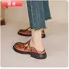 Colección de primavera y otoño transfronteriza: zapatos planos casuales con punta cuadrada, tallas 40-43, tallas extra disponibles, con una sola tira y estilo británico