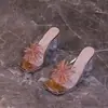 Sandálias de Dedo Quadradas com Flor de Strass Estilo Coreano para Mulheres, Uso Externo, Novidade Verão 2026, Salto Alto Chunky de Cristal
