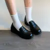 2026 Estilo Coreano Bico Redondo Estilo Britânico Mocassins Simples Corte Profundo Salto Grosso Sapatos Únicos Para Ir ao Trabalho Slip-ons Retrô Sapatos Pequenos de Couro