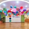Pintura Acrílica Creativa Marmoleado Transparente Globo Bobo Decoración de Escena para Evento de Apertura de Centro Comercial
