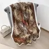 Lenço Estampado com Padrão Retrô Artístico para Mulheres, Estilo Coreano, Roupa de Viagem Moderna e Personalizada, Lenço Longo, Xale de Proteção Solar