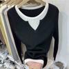 Camiseta Base de Punto de Cuello en V Falsa de Dos Piezas Estilo Europeo para Mujer, Nuevo Color Bloqueado Primavera 2026 Suave Estilo Ins Suéter Interior