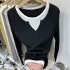 Suéter Tejido de Bloques de Color Estilo Coreano con Cuello en V Falso Dos Piezas para Mujer, Primavera 2026, Top Básico de Manga Larga que Reduce la Edad, Moderno