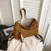 Bolsa de Hombro Grande de Aspecto Elevado 2025 Estilo Retro de Nicho para Mujer Nueva Moda Bolso Cruzado para Viajes Estilo Occidental