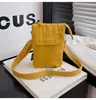 Nova Bolsa Pequena Transversal Impermeável para Celular 2025 Nova Bolsa Transversal Leve de Camada Dupla Nicho Mini Bolsa para Caminhada