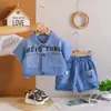 Conjunto de Ropa de Verano para Niños 2026 Nuevo Estilo Niños Elegante Casual Camiseta de Mezclilla de Manga Corta y Pantalones Cortos Conjunto de Dos Piezas Bebé Guapo Moderno