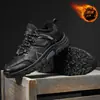 Zapatos de Exterior para Hombre Otoño e Invierno Impermeables, Antideslizantes y Resistentes al Desgaste Zapatos de Senderismo para Hombres de Mediana Edad Cálidos y de Terciopelo Zapatos de Viaje Zapatos Deportivos