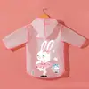 Capa de chuva infantil com estampa de desenho animado, especificamente para uso em creche e escola, adequada para meninos e meninas, proteção completa contra chuva forte, capa de chuva para caminhada