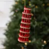 O novo pingente de PC de árvore de Natal vermelha pintada da Shengyuan para decorações de Natal DIY e penduricalhos de janela está disponível para atacado.