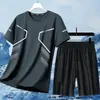 Traje Deportivo de Secado Rápido con Sensación de Hielo para Hombre, Estilo Delgado de Verano, para Correr y Fitness, Malla de Seda de Hielo de Alta Elasticidad, Pantalones Cortos de Manga Corta