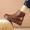 Botas de algodón de suela gruesa y caña corta para mujer, nuevo estilo invierno 2026, forradas de felpa y engrosadas, botas de nieve, punta redonda, botas tipo Martin de moda