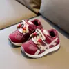 Zapatos para Niños 2025 Nuevos Zapatos Deportivos Antideslizantes de Suela Blanda para Niños y Niñas, Zapatos Casuales para Niñas, Zapatos Planos para Bebés Niños