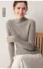 26 Outono Inverno Primeira Linha Prêt-à-porter Suéter 100% Caxemira Feminino Gola Semiaalta Pulôver Canelado Ajuste Slim Versátil Suéter de Tricô