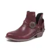 Botas western curtas retrô boêmias para mulheres, botas versáteis de corte baixo com fivela de cinto, botinhas com tachas recortadas, sapatos femininos de outono e inverno