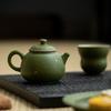 Bule de Cerâmica em Estilo Antigo com Detalhes Dourados para Chá Gongfu, Apresentando um Pequeno Design Qinggan, Adequado para Preparar Chá com Filtro de Furos