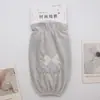 Protetores de Manga Quentes Anti-Manchas de Veludo Bordados com Laço de Comprimento Médio para Mulheres Outono e Inverno Venda por Atacado