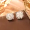 Brincos de Metal Minimalistas com Personalidade e Toque de Luxo, Modernos e Versáteis, Design Único, Acessórios de Orelha Exquisitos