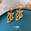 Pendientes Vintage de Segunda Mano Aguja de Plata Plisado Corazón Rojo Pendientes de Metal Pendientes Personalizados Retro Fabricante Venta al por Mayor