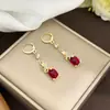 Aretes Geométricos Rojos Ankela Festivos de Año Nuevo Nicho Temperamento Venta Caliente Aretes de Botón Otoño/Invierno 2026 Venta al por Mayor de Pendientes