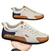Nuevos Zapatos de Hombre Primavera y Otoño Moda Versátil Deportivos Casuales de Cuero Suela Suave Ligeros Mocasines Slip-On