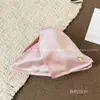 Presilha de Cabelo Triângulo em Tecido Cetim Estilo Francês para Mulheres, Novo Modelo 2026, Toque de Luxo, Elegante Acessório de Cabelo Tipo Pinça Tubarão