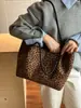 Bolso de hombro mate de ante transfronterizo para mujer, gran capacidad, nuevo y moderno 2026, bolso tote versátil de nicho para otoño/invierno
