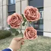 Valle de Huaxi 2026 Nueva Colección: Arreglos en tonos marrones, Serie de 2.5 Yuan, Venta al por mayor de flores artificiales para lugares de boda
