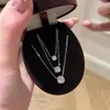 Colar S925 Prata Esterlina Estilo Xiaohongshu para Mulheres com Moissanita Cor D Corte Flor de Ameixa Pingente de Quatro Garras Corrente Clavícula Versátil