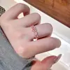 Anillo de Zirconia Multicolor con Brillo Fino en Oro Rosa Estilo Japonés para Mujer, Estilo Ins Lujo Ligero Nicho Gama Alta Talla 7 Anillo Nuevo de Nicho