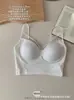 Versão Aprimorada em Lyocell da Camisola Sexy Plissada com Decote em V Profundo, Alças Finas Cruzadas e Sutiã com Bojo Fixo para Mulheres