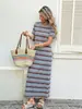 Vestido longo listrado de manga curta para mulheres, vestido de verão soltinho estilo férias, vestido casual de praia transfronteiriço europeu e americano