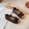 Sapatos de princesa com tema de floresta para meninas, laço de veludo retrô, fecho de velcro, sola macia, estilo Mary Jane, sapatilhas de bico raso para bebês e crianças pequenas