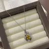 Accesorios para Transmisión en Vivo de Celebridades de Internet Kuaishou Douyin Colgante de Bolsa de la Suerte Super Brillante de Zirconia Collar Cadena Versátil para Clavícula para Mujer Lujo Ligero
