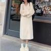 Vestido Suéter de Fondo de Terciopelo Visón Imitación con Cuello en V y Largo Medio para Otoño e Invierno Deseo Puro Suelto Tejido Grueso hasta la Rodilla