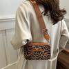 Moda Leopardo Estampa Bolsa de Ombro Feminino 2024 Nova Alça de Ombro Larga All-match Crossbody Pequena Bolsa Quadrada Bolsa de Comutador Bolsa de Axila