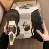 Botines de suela gruesa con puntera de concha y forro de felpa, de punto, para otoño e invierno, hacen que los pies luzcan a la moda, botines calcetín, nuevo estilo Dr. Martens 2026, caña que aumenta la altura