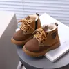 Botas Martin Estilo Coreano Estilo Britânico para Meninos Botas de Neve 2026 Impermeáveis Antiderrapantes Couro e Pelo Integrados Botas Martin Espessadas para Meninas