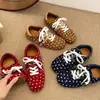 Zapatillas de entrenamiento casuales retro de moda con suela plana para mujer, nuevas de otoño 2026, versátiles, de suela blanda, de corte bajo
