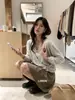 Cardigan Tejido de Cuello en V Cruzado para Mujer, Estilo de Moda Suave con Sensación Brumosa, Diseño Versátil Adelgazante, Té Verde con Limón 2026
