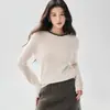 Suéter de cachemira de color liso para mujer, de estilo francés, lujo discreto, con pedrería hecha a mano, cuello redondo, mangas largas y un tejido suave y amigable con la piel.