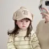 Gorra de Invierno para Niños Cálida de Terciopelo de Cordero Gorra de Béisbol con Visera Estilo Lei Feng para Niños y Niñas Linda Resistente al Viento Engrosada