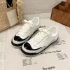 Novos Tênis Casuais Esportivos Patchwork Retro de Couro Sintético para Primavera e Outono de 2026, Tênis de Treino Versáteis da Moda Tendência Estilo Chanel Alemão