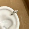 Simple y Exquisito Twist de Plata Retorcida Coffee Gold Ear Cuff, Pendientes de Estilo Lujo Ligero, Joyería para Oreja Versátil para el Día a Día