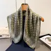 Pañuelo Cuadrado Shawl de Imitación Seda Geométrico Vintage Versátil Pañuelo para el Cuello Pañuelo de Bolsillo de Gama Alta Pañuelo Cuadrado Pequeño Pañuelo para la Cabeza Pañuelo de Seda Bufanda para Mujeres