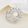Broche Guirnalda de Zirconia Hoja de Olivo Estilo Coreano Elegante Pin para Chaqueta de Traje de Mujer Broche de Cristal Perla
