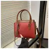 Bolso de Hombro Cruzado Casual de Diseño Moderno de Color Sólido para Mujer 2025 Nuevo Bolso Cuadrado Pequeño de Moda