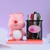 Xiaohongshu Super Dulce Rosa Mapache Portalápices Lámpara Iluminada Dibujo Animado Portalápices de Escritorio Caja de Almacenamiento Papelería para Estudiantes