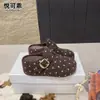 Sapatos tipo Birkenstock com sola grossa, salto embutido e forro de fleece para mulheres, chinelos fechados de bolinhas, Novo Estilo Outono/Inverno 2026, chinelos casuais de algodão para uso externo