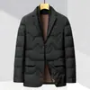 Comercio exterior súper ventas traje de plumón para hombre otoño e invierno estilo nuevo traje de dos piezas falso estilo chaqueta de plumón abrigo cálido de negocios para hombre