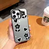 Capa floral minimalista em preto e branco estilo coreano popular transfronteiriça adequada para iPhone 17 Pro, capa de celular nichada de alta qualidade anti-queda